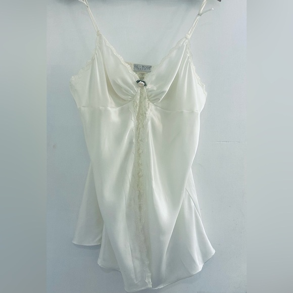 Val Mode Lingerie Other - Vintage 1980’s Val Mode Lingerie Ivory White Lace Slip with Rose, Women Size XL